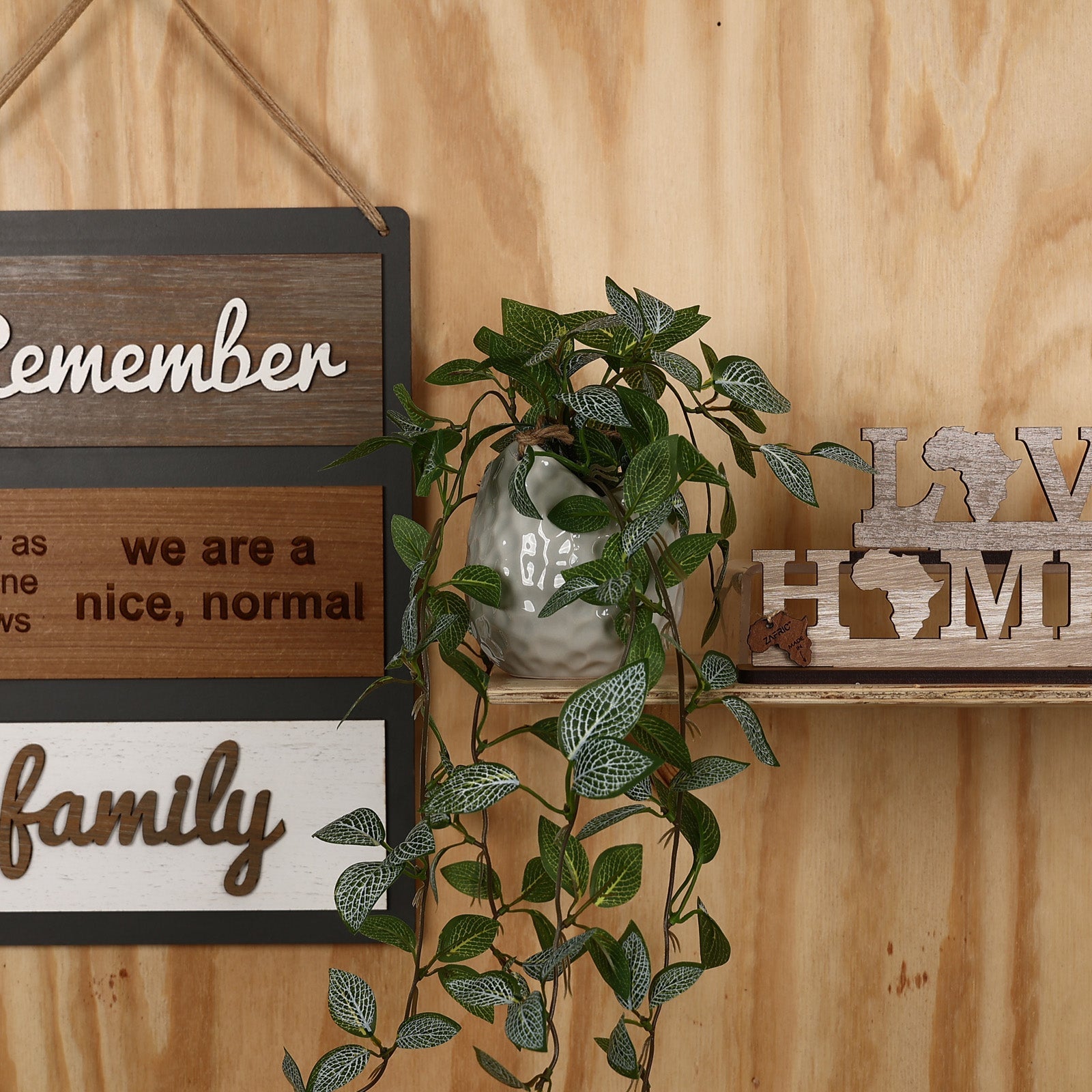 Home Décor & Signs